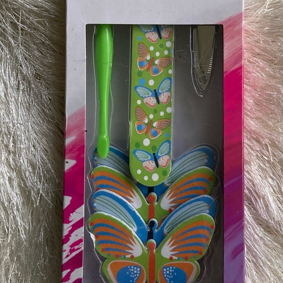 - NIP Butterfly Nail Manicure Grooming Kit 7 Pc Set🩵💚💙💜💛💜💙💚🩵 - Picture 2 of 8